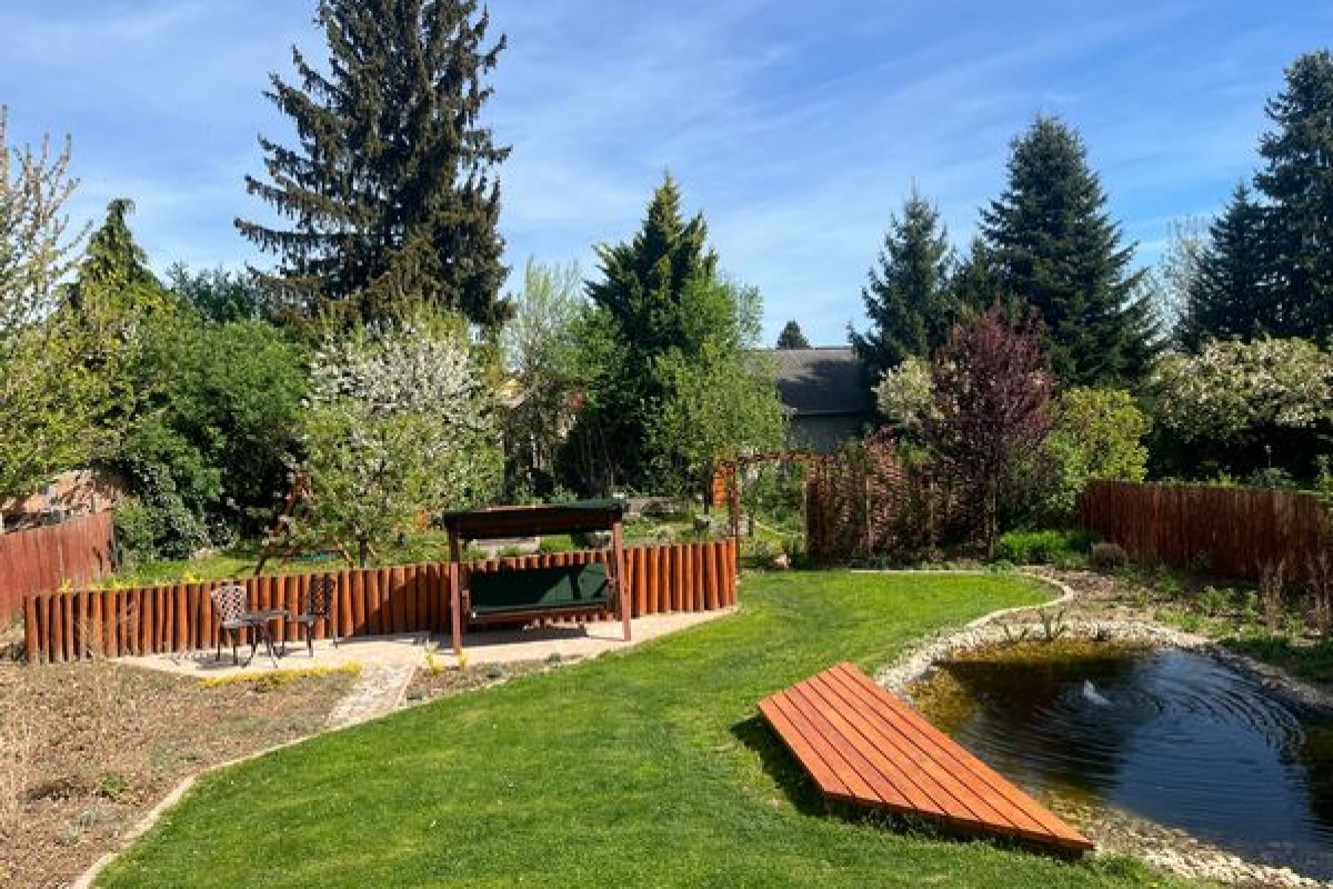 Utána: Nk_főkert_1.jpg